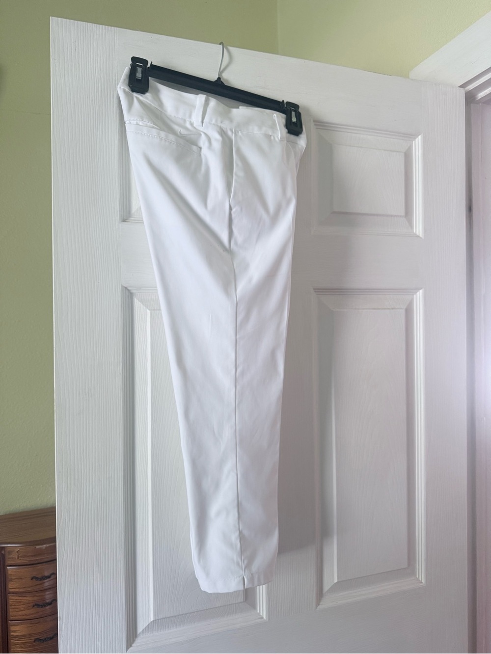 Women’s Nike dri fit golf pants  white great condition only worn a couple times